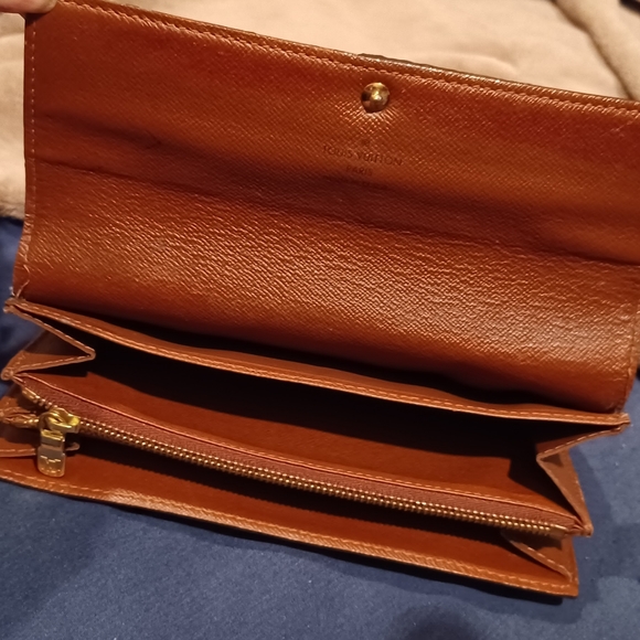 100% Authentic Louis Vuitton Vintage International Wallet - Picture 3 of 8